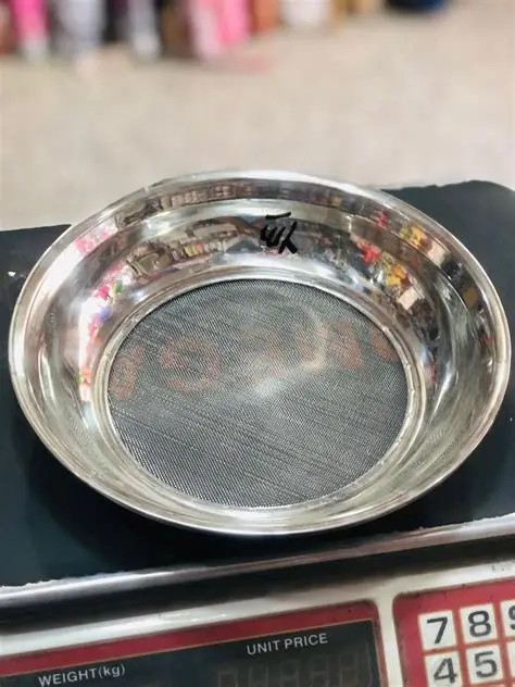 Strainer / Flour Strainer / Stainless Steel Flour Strainer (medium size)