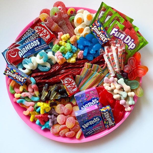 Full Size Mix Snacks and Chocolates Basket, Best gift for Girls, Boys & children, Good Quality Snacks & Chocolates Gift Basket For Every Occasions.
